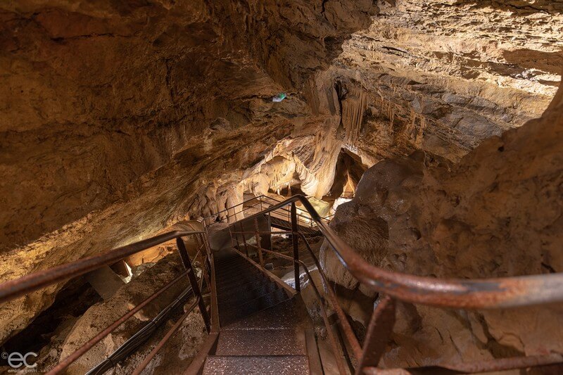 Vue sur l'intérieur de la grotte de Trabuc