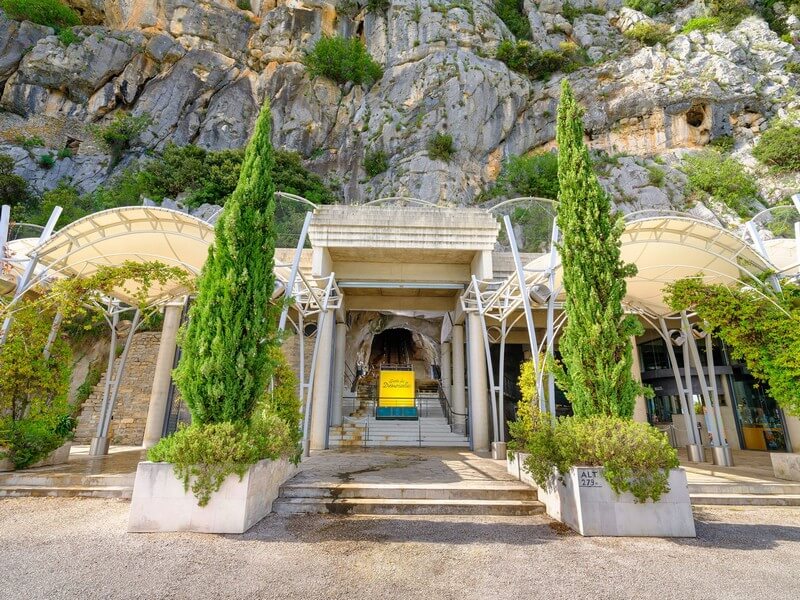 Entrée de la Grotte des Demoiselles