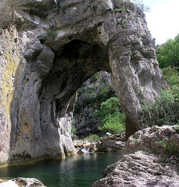 Vue sur l'Arche naturelle du Ravin des Arcs